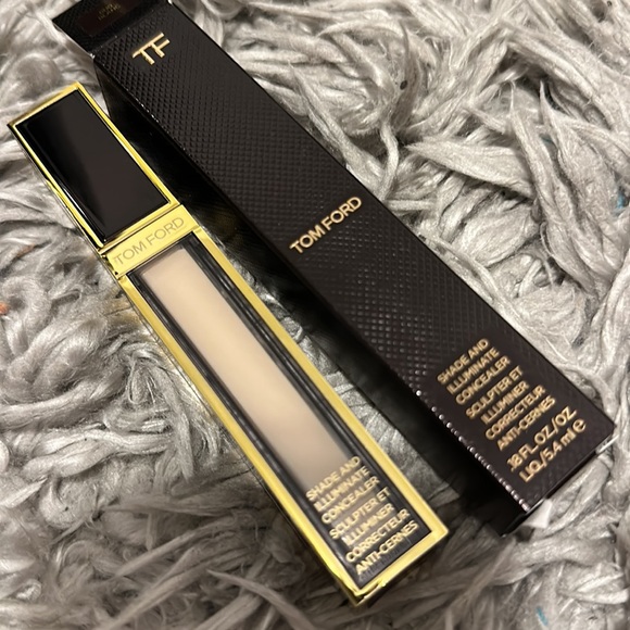 Tom ford shade and illuminate concealer - Picture 3 of 3